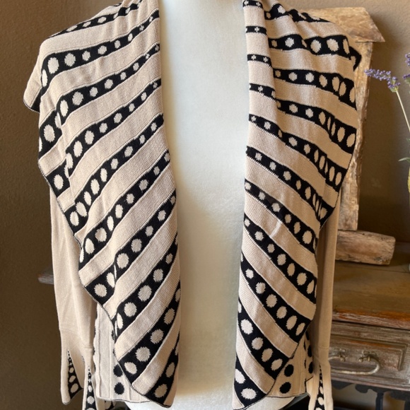 NEW! Angel Design by Sabri Ozel Pleated Italian Circle Cardigan Size Small - Picture 3 of 12